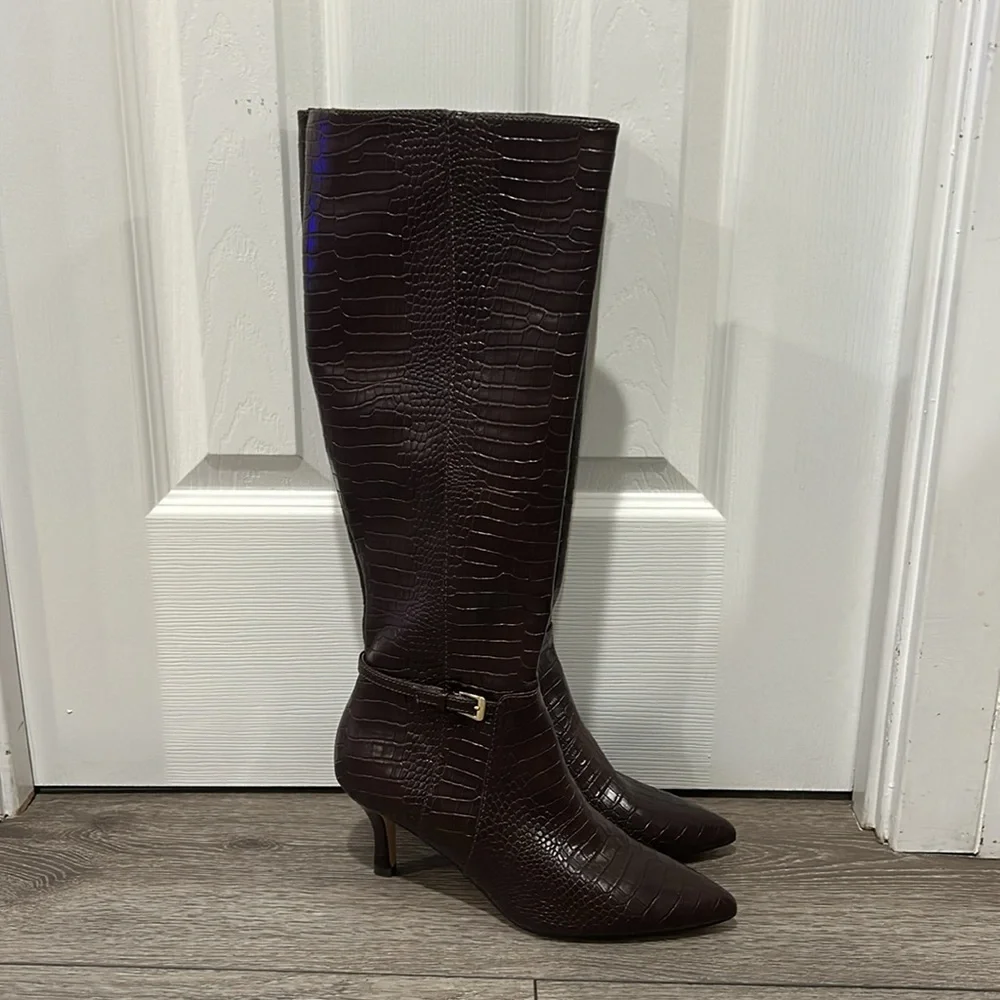 Charles by CD Arlie Croc Pointed Toe Boot - Picture 2 of 8